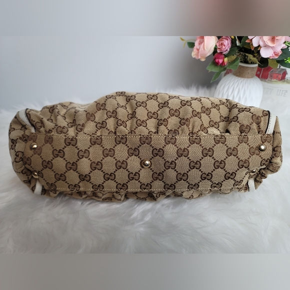 Gucci Canvas Abbey Shoulder Bag - Picture 6 of 14